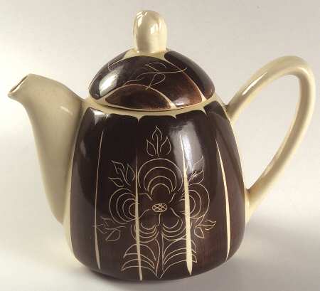 Intaglio Brown Teapot & Lid