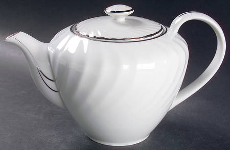 Estate Teapot & Lid