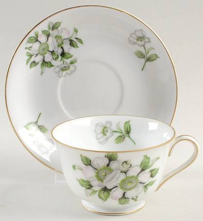 Janet Footed Cup & Saucer Set