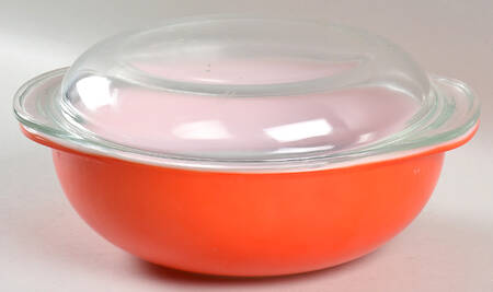 Red 2 Qt Round Covered Casserole