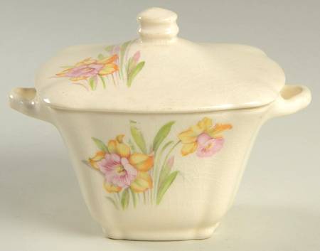 Jonquil (Scalloped, No Trim) Sugar Bowl & Lid