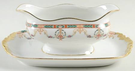 POY113 Gravy Boat with Attached Underplate