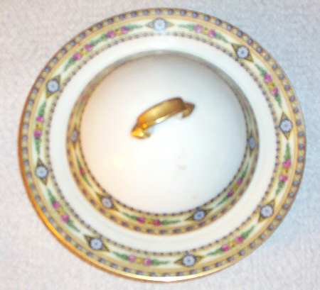 POY114 Round Covered Butter