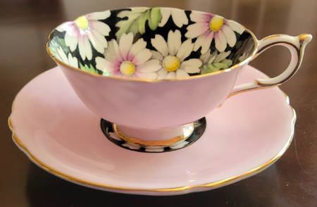 G6066 Footed Cup & Saucer Set