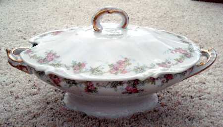 POY119 Tureen &  Lid