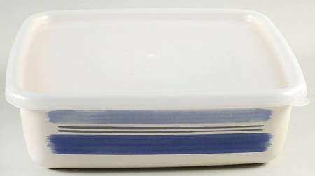 Rio 8" Metal Square Baker W/Plastic Lid