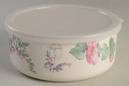 Cape May 7 3/4" Metal Bowl W/Plastic Lid