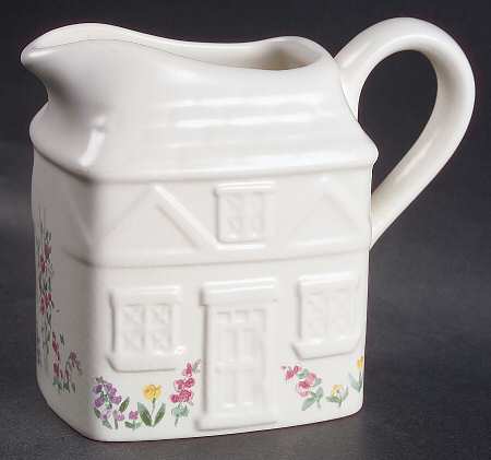 Cape May Sculpted Sauce Boat
