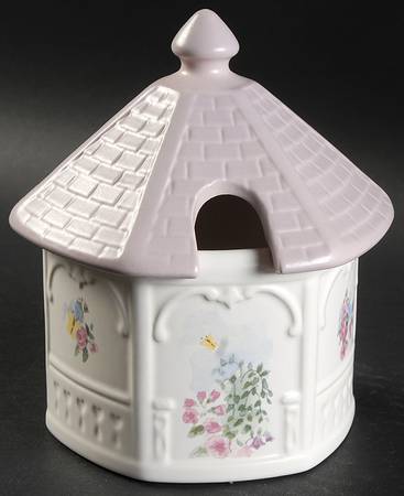 Cape May Sculpted Jam Pot & Lid