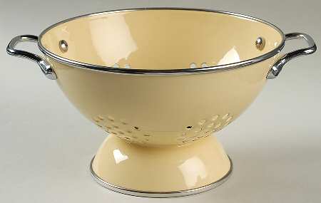 Terrace Buttercream (Yellow) Metal Colander