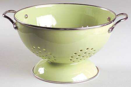 Terrace Pistachio (Green) Metal Colander