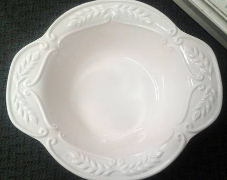 Laurel White (Scalloped) 10" Large Salad Serving Bowl