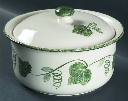 Green Leaf 2.5 Qt Round Covered Casserole