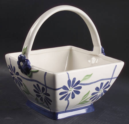 Springwood Sculpted Basket