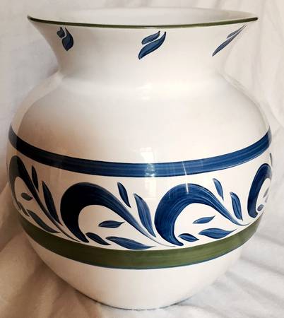 Cascades 8" Vase