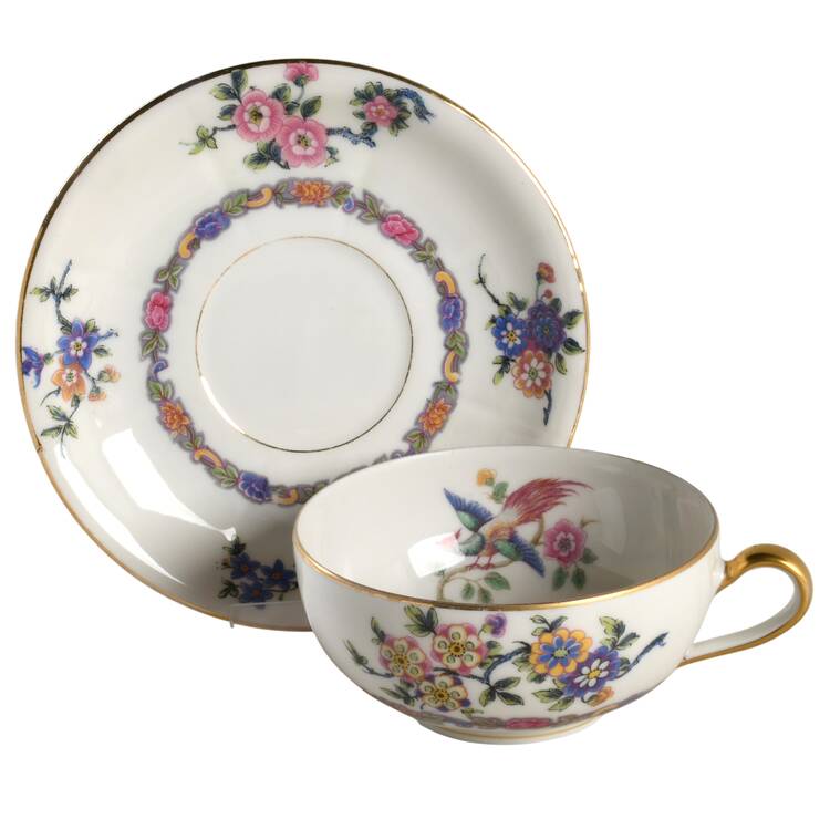 POY135 Footed Cup & Saucer Set