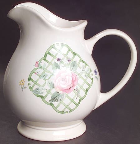 Garden Trellis 68 Oz Pitcher