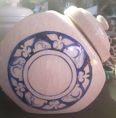 Dedham Rabbit Cookie Jar & Lid