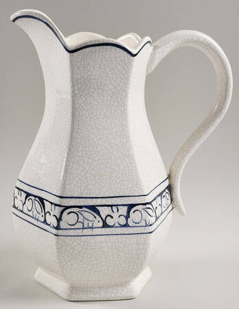 Dedham Rabbit 26 Oz Pitcher