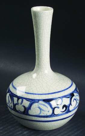 Dedham Rabbit 6" Bud Vase