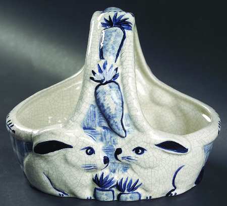 Dedham Rabbit 7" Handled Basket