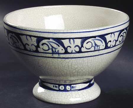 Dedham Rabbit Large Footed Fruit Bowl