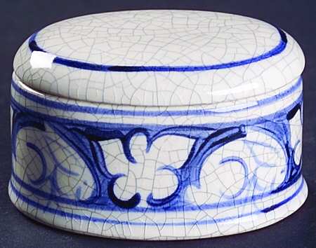 Dedham Rabbit Oval Box & Lid