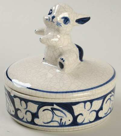 Dedham Rabbit Round Box & Lid