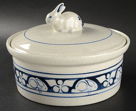 Dedham Rabbit 1.75 Qt Round Covered Casserole