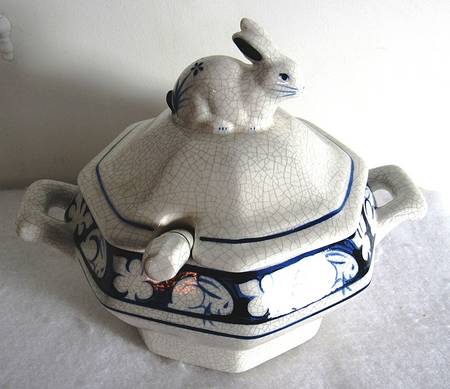 Dedham Rabbit Octagonal Tureen & Lid with Ladle