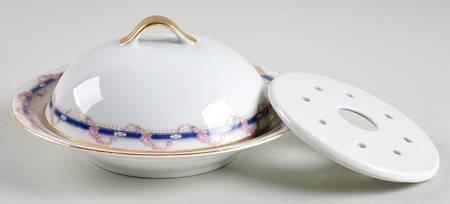 1832 Round Covered Butter