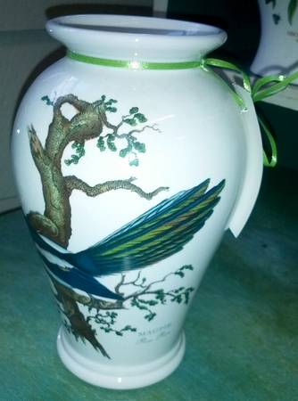 Birds of Britain 8" Canton Vase