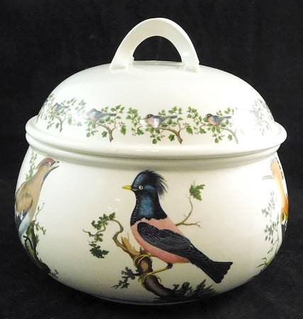 Birds of Britain 4 Quart Round Covered Casserole