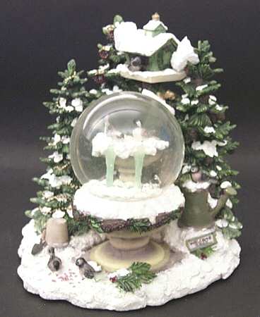 Winterwood Green Snow Globe