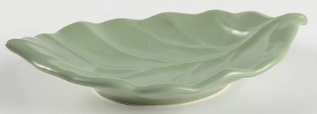 Winterwood Green 9" Leaf Dish