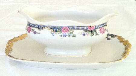 POY162 Gravy Boat with Attached Underplate