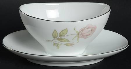 Cotillion Gravy Boat with Attached Underplate