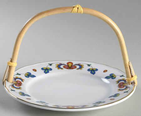 Farmer's Rose (Scalloped, Gold Trim) 5 3/8"-5 5/8" Bamboo Handled Serving Plate  HC