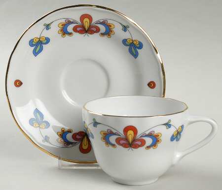 Farmer's Rose (Scalloped, Gold Trim) Flat Cup & Saucer Set