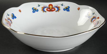 Farmer's Rose (Scalloped, Gold Trim) 9" Square Vegetable Bowl