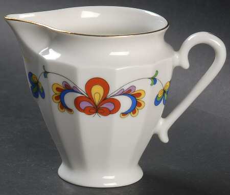 Farmer's Rose (Ribbed, Gold Trim) Creamer