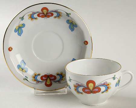 Farmer's Rose (Ribbed, Gold Trim) Flat Demitasse Cup & Saucer Set