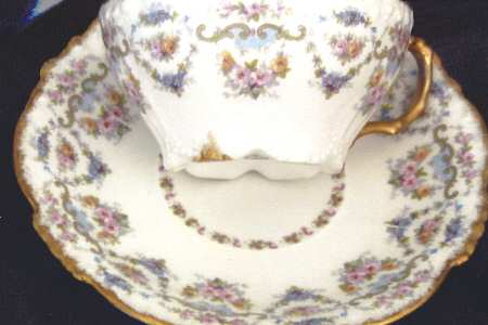 POY195 Flat Cup & Saucer Set