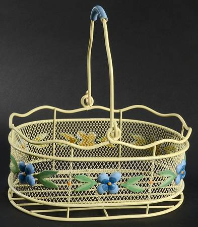 Summer Breeze Wire Metal Basket