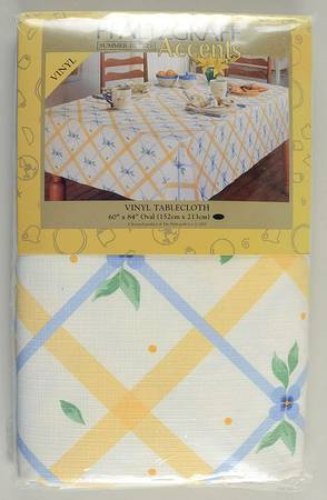 Summer Breeze Oval Vinyl Tablecloth 60" X 84" by Pfaltzgraff