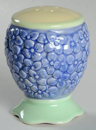 Summer Breeze Sculpted Pepper Shaker