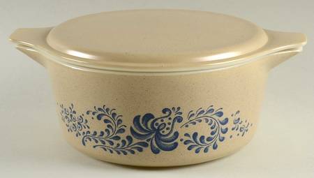 Homestead 2.5 Qt Round Covered Casserole