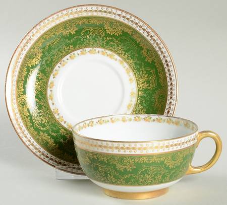 POY228 Footed Cup & Saucer Set