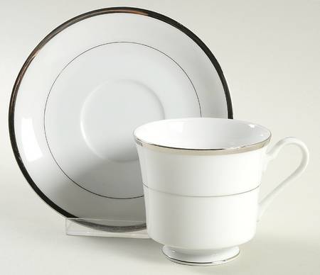 Accolade Footed Cup & Saucer Set