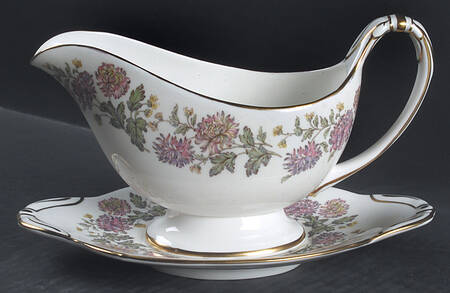 Chrysanthemum Gravy Boat & Underplate
